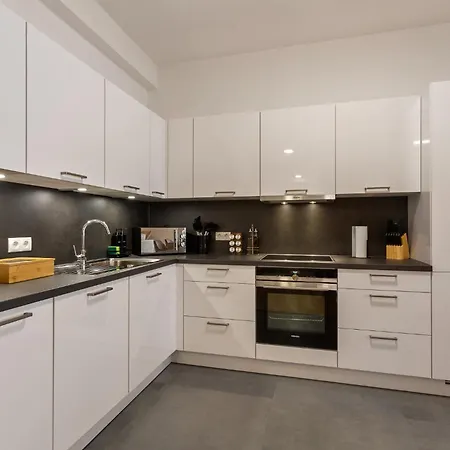 Whirlpool & Terrasse - Familien & Gruppenfreundlich *