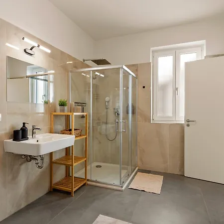 Whirlpool & Terrasse - Familien & Gruppenfreundlich 아파트