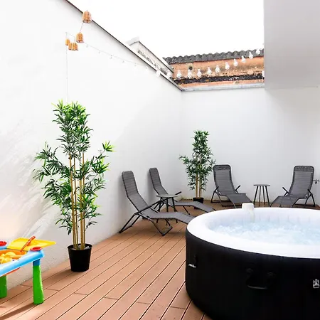 Whirlpool & Terrasse - Familien & Gruppenfreundlich Appartement *